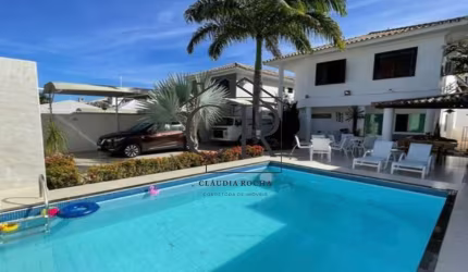 Casa em Vilas do Atlântico próxima a praia, com 4 suítes!