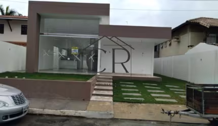 Linda casa térrea com arquitetura super moderna em condomínio fechado, novíssima!!