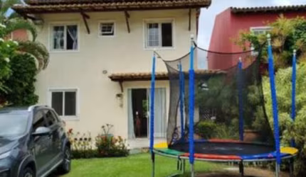Casa em condomínio fechado com 3 quartos à venda na Rua Priscila B Dutra, Buraquinho, Lauro de Freitas por R$ 870.000