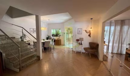 Linda casa em condomínio com portaria 24h, próximo da praia mais linda do litoral!