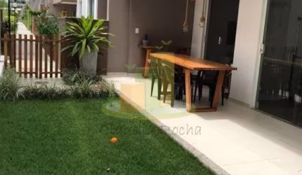 Excelente Village em condomínio fechado!