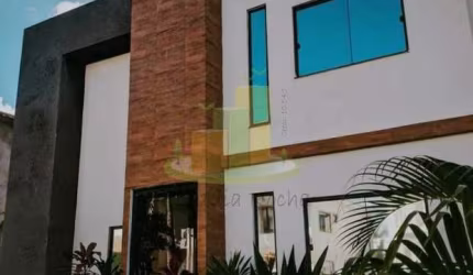 UM ESPETÁCULO DE CASA NA MELHOR LOCALIZAÇÃO DA ESTRADA DO COCO, EM CONDOMÍNIO COM TOTAL SEGURANÇA