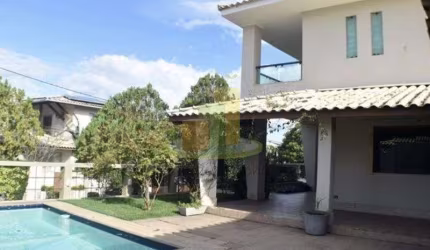 LINDA CASA DUPLEX COM EXCELENTE LOCALIZAÇÃO