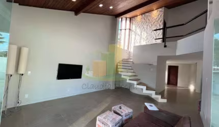Casa Duplex em Alameda próxima à Praia de Vilas do Atlântico. Alameda tranquila e com praça central. Parece condomínio!