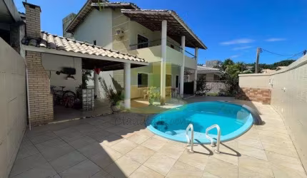 Maravilhosa casa pronta para morar com piscina privativa no Cond Vila do Bosque