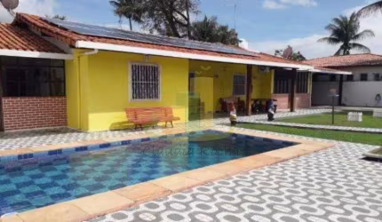 EXCELENTE CASA TÉRREA COM VASTA ÁREA