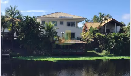 LINDA CASA EM CONDOMÍNIO COM TOTAL INFRA-ESTRUTURA