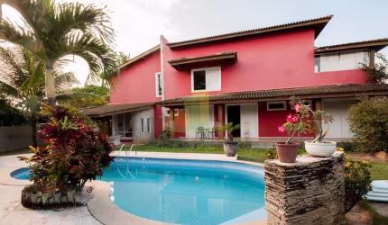 FANTÁSTICA CASA EM BUSCA VIDA COM UMA EXCELENTE  ÁREA EXTERNA!!