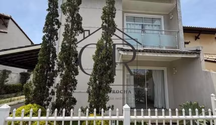 Fantástica casa em condomínio com portaria 24h e super infraestrutura!