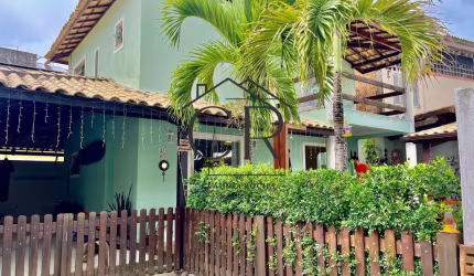 Linda casa em condomínio fechado, pronta para morar!