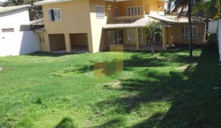 Casa grande em Lauro de Freitas! Próxima à praia de Ipitanga!