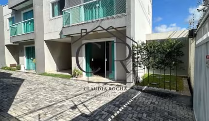 Excelente Village com 3 suítes pronto para morar!!