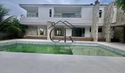 Uma verdadeira mansão no coração de Vilas do Atlântico!