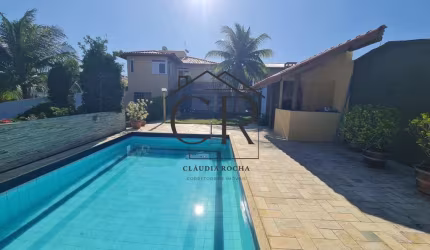 Excelente casa em Vilas do Atlântico, com 4/4!!