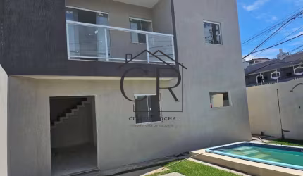 Novíssima! Excelente casa a 30 metros da praia de Ipitanga!