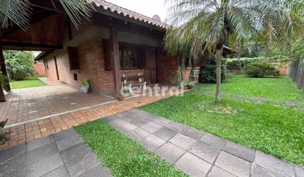 Casa 3 dormitórios na AABB