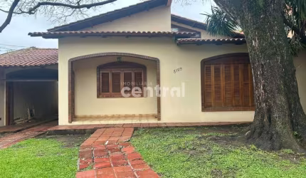 Casa 5 dormitórios com piscina