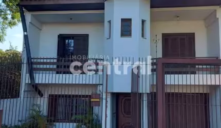 Casa 4 dormitórios com Piscina