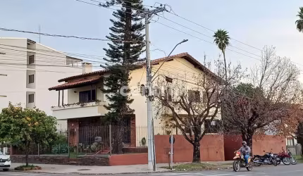 Casa 4 dormitórios