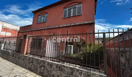 Casa 4 dormitórios