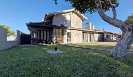 Casa 4 suítes com piscina