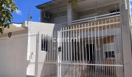 Casa 3 dormitórios com piscina