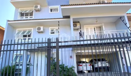 Linda e espaçosa casa no Residencial Santa Lucia no Bairro Camobi.