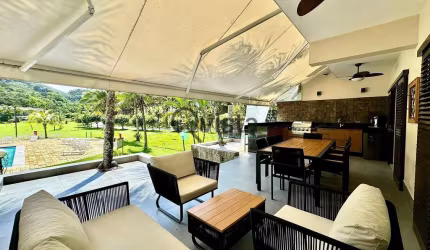 Sobrado à Venda na Enseada no Guarujá | Qvista inteligencia imobiliário