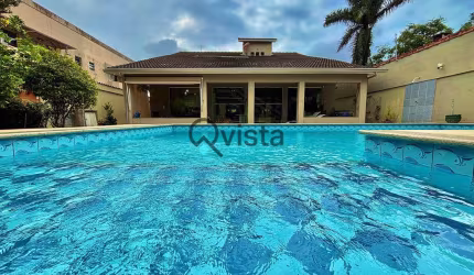 Casa à venda 6 Quartos 2 Suítes com Piscina área de Churrasco Enseada, Guarujá, SP