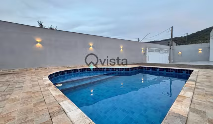 Casa à venda no Guaiúba no Guarujá, SP | QVista Inteligência Imobiliária Guarujá