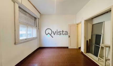 Kitnet 1 Quadra do mar, 1 Dormitório à Venda na Pitangueiras no Guarujá | QVista Inteligência Imobi