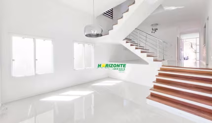 Casa com 3 dormitórios para alugar, 220 m² - Urbanova - São José dos Campos/SP