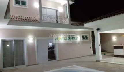 Casa com 3 dormitórios à venda, 306 m² - Piracangaguá - Taubaté/SP