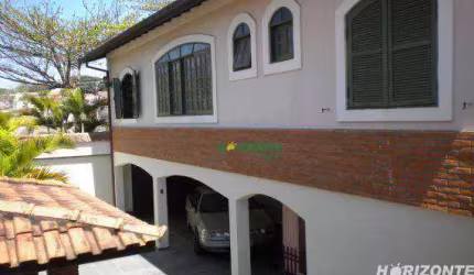 Casa com 4 dormitórios à venda, 330 m² por R$ 960.000,00 - Monte Castelo - São José dos Campos/SP