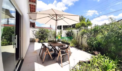 Casa com 3 dormitórios à venda, no Urbanova 225 m² por R$ 1.350.000 - Urbanova - São José dos Campos/SP