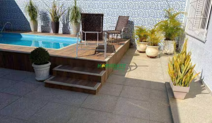 Casa com 3 dormitórios à venda, 250 m² por R$ 890.000,00 - Vila Geny - Lorena/SP