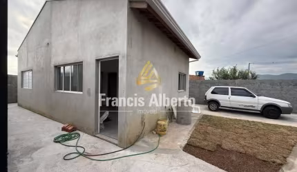 Casa 2 dormitórios sendo 1 Suíte em Extrema MG