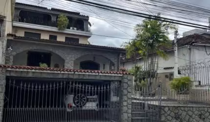 Casa para Venda em Niterói, Fonseca, 5 dormitórios, 1 suíte, 5 banheiros, 2 vagas