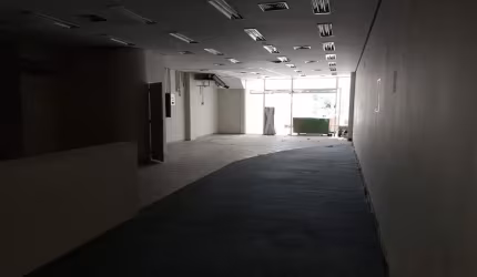 Lojão com Estacionamento