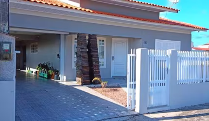 Casa com 3 dormitórios à venda, 250 m² por R$ 650.000 - Balneário Arroio do Silva/SC