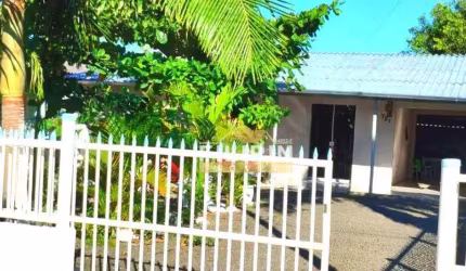 Casa com 3 dormitórios à venda, 80 m² Balneário Arroio do Silva/SC