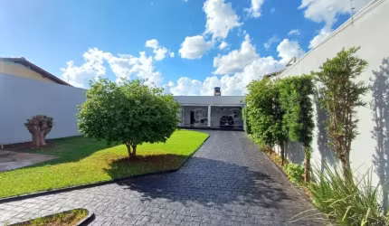 Casa residencial disponível para venda no bairro Tibery em Uberlândia-MG