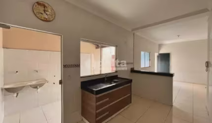 Casa à venda, 2 quartos, 1 suíte, 1 vaga, Granada - Uberlândia/MG