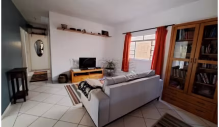 Belissima Casa no Bairro Santa Mônica! Oportunidade!