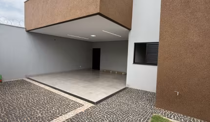 Belíssima Casa Alto Padrão no Bairro Novo Mundo