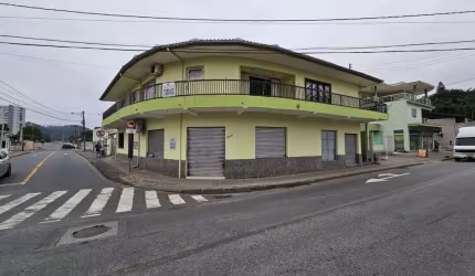 Casa com 4 quartos para alugar no Valparaíso, Blumenau  por R$ 3.200
