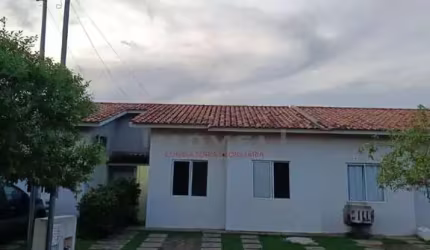 Casa com 2/4 no Condomínio Rubi em Vázrzea Grande