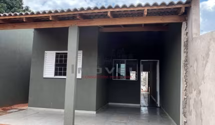 Casa com 2/4 sendo 1 suíte no Canelas