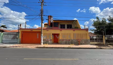 Belo Sobrado com 3 suítes.