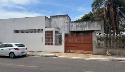 Casa com 3 quartos sendo 1 suíte com closet em Várzea Grande